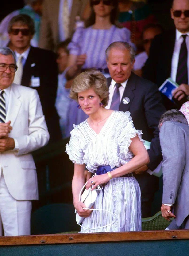 舞台上都有 舞台上都有